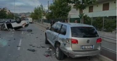 Katër aksidente rrugore në Durrës/ Dëme të mëdha materiale, disa persona të plagosur