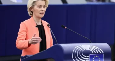 Von der Leyen: Përparim në bisedimet SHBA-Iran, të rihapet plotësisht Hormuzi