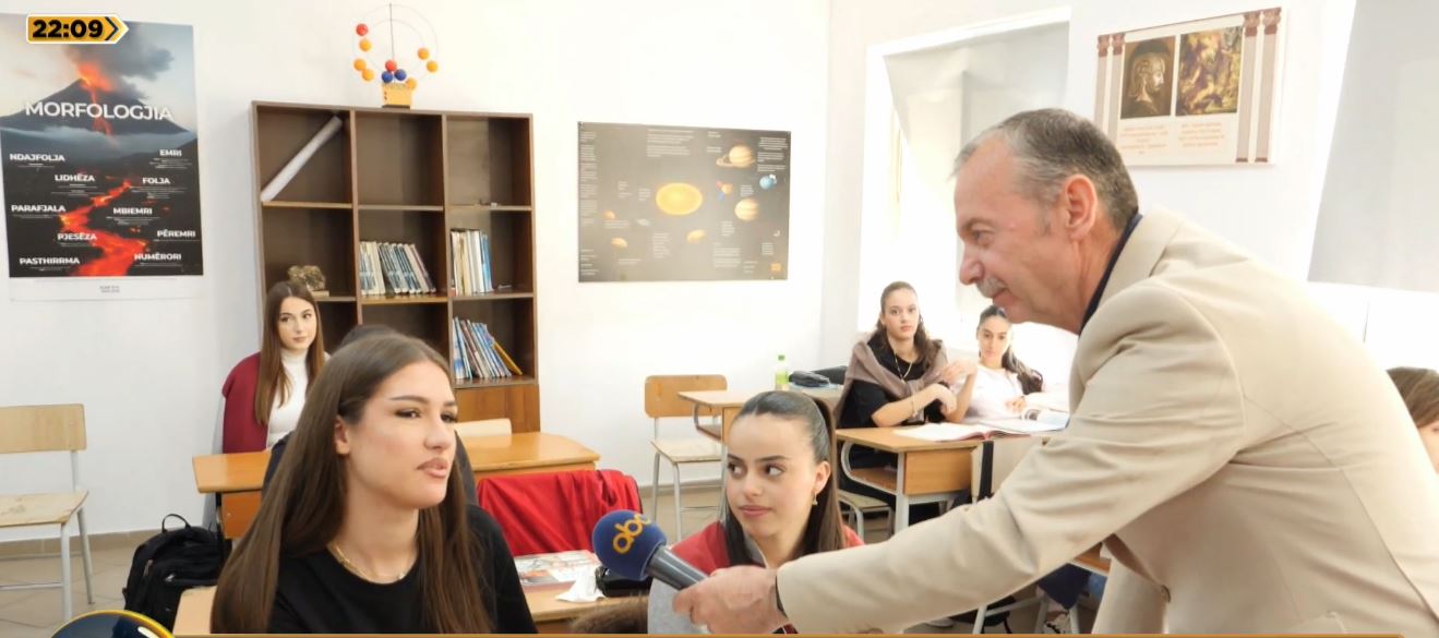 Nga ekranet e dikurshme te klasat dygjuhëshe  A e jetojnë të rinjtë e sotëm Italinë si ne 