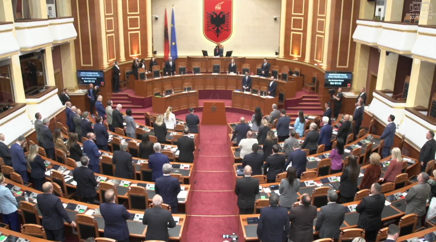 Aksidenti tragjik në Durrës  Kuvendi mban një minutë heshtje për dy të miturit që humbën jetën