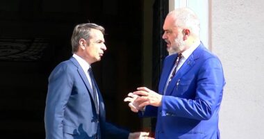 Negociatat për detin/ Athina kërkon rinisjen e bisedimeve, ministri Dendias do të vijë në Tiranë