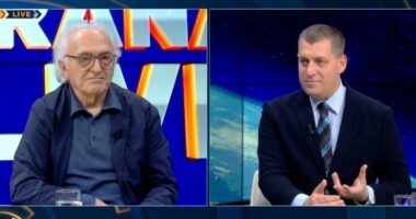 “Ia kalon edhe Enver Hoxhës”, Çupi: Berisha i ka bërë dëm Shqipërisë si asnjë tjetër