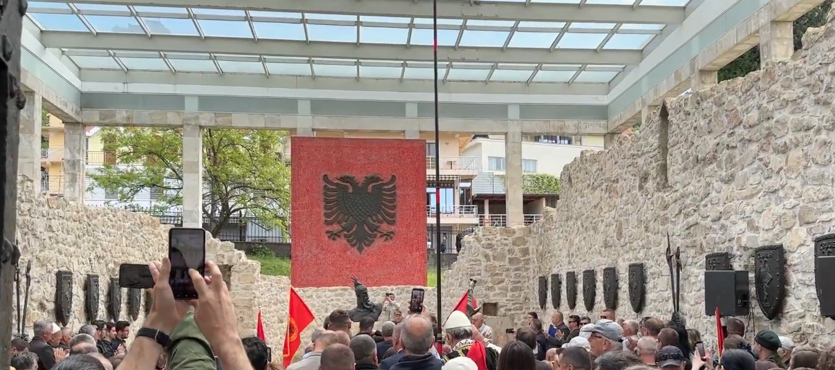Përvjetori i lindjes së Skënderbeut  Ceremoni në Lezhë e Krujë  ekspozohen vepra historike për heroin kombëtar