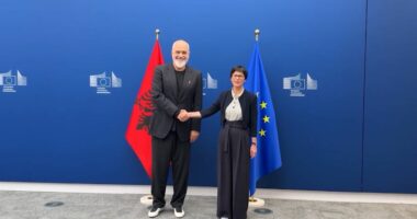 Kos konfirmon integrimin e Shqipërisë / Komisionerja e BE: Pas Malit të Zi, për shkak të meritës dhe reformave