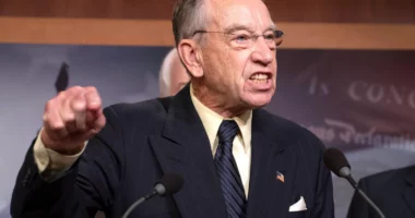 SHBA rrezikoi të mbetet pa drejtim/ Chuck Grassley nuk u shfaq në darkën e korrespondentëve për të ruajtur zinxhirin e pushtetit