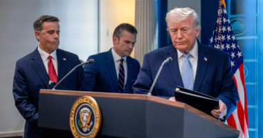 Trump mbledh ekipin e sigurisë, SHBA shqyrton sulme të reja ndaj Iranit