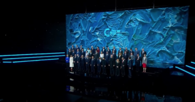 Rama publikon foton familjare nga Samiti i 8-të i Komunitetit Politik Europian në Jerevan