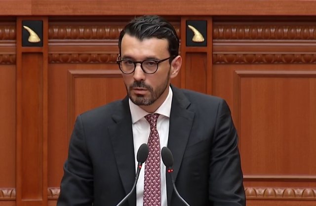  Nuk kemi mungesë karburantesh   Ministri i Energjisë  i përgjigjet opozitës në Kuvend