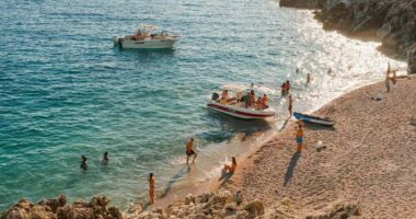 “Travel +Leisure”: Plazhe të kristalta, fshatra historike dhe rrënoja antike, Shqipëria në fokusin e turizmit botëror