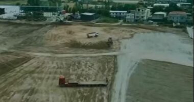 Koncerti madhështor i Kanye West në Tiranë/ Rama ndan pamjet: Ka nisur puna e stadiumit provizor në Kashar