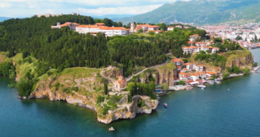 “Liqeni i Ohrit, destinacioni më i bukur në Europë”/ “Time Out”: Peizazh i përkryer, natyrë e qetë, uji i kristaltë pranë qyteteve historike