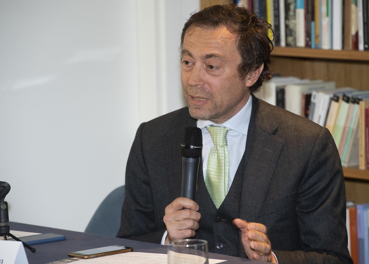 Arrestohet ish ambasadori italian  Drejtonte një skemë falsifikimi vizash shengen në Uzbekistan