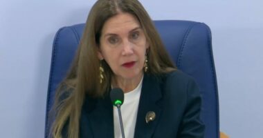Ministrja Kumbaro: Kush shkel rregulloren e Maturës Shtetërore, përjashtohet nga provimi
