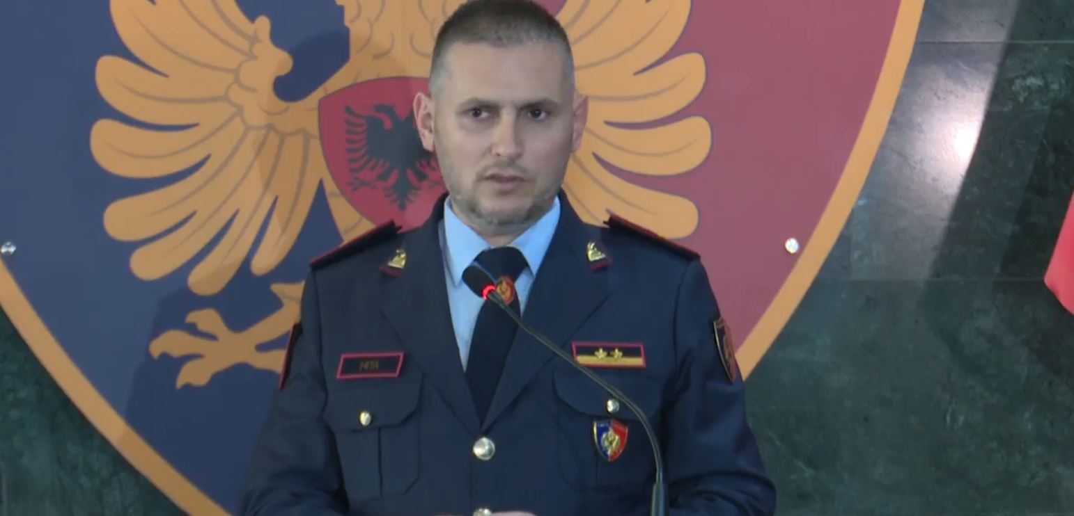 Helmimi i 56 studentëve  Hita konferencë për mediat  Personat përgjegjës janë arrestuar