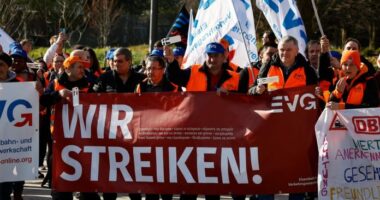 Gjermani/ Qindra protesta kundër shkurtimeve të vendeve të punës dhe ndihmës ekonomike