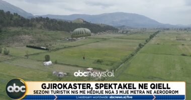 Parashutistët italianë çelin sezonin në Gjirokastër, sot priten edhe avionë turistik