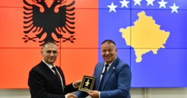 Drejtori i Përgjithshëm i Policisë së Shtetit, Skënder Hita, vizitë zyrtare në Policinë e Kosovës