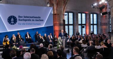 Ceremonia prestigjioze e Çmimit të Karlit të Madh/Kryeministri Rama rikthehet në Gjermani
