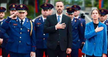 Diplomohen studentët e Policisë/ Lamallari: Sot kemi polici moderne e profesionale, pranë qytetarëve