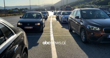VIDEO/ Fluks i lartë në Morinë, qytetarë të Kosovës drejt bregdetit shqiptar