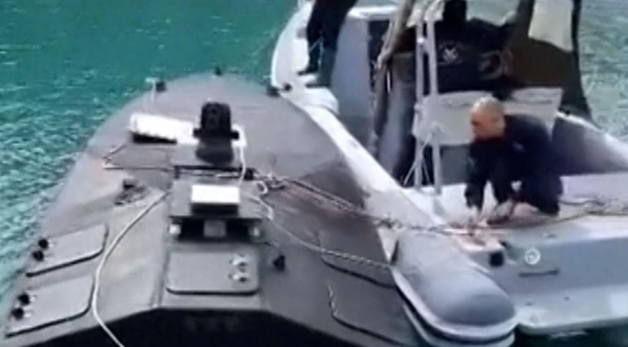 Anije misterioze me dron e eksplozivë në Greqi  nisin hetimet