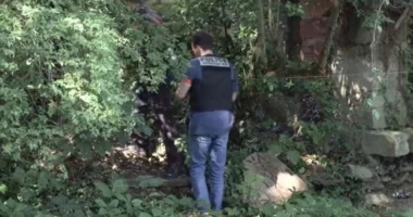 Francë/ Gjendet i pajetë 12-vjeçar, trupi u zbulua pranë një lumi, në pranga një i mitur