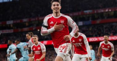 Arsenal, kampion i Anglisë/ Londinezët fituan titullin pasi Manchester City u ndal në barazim