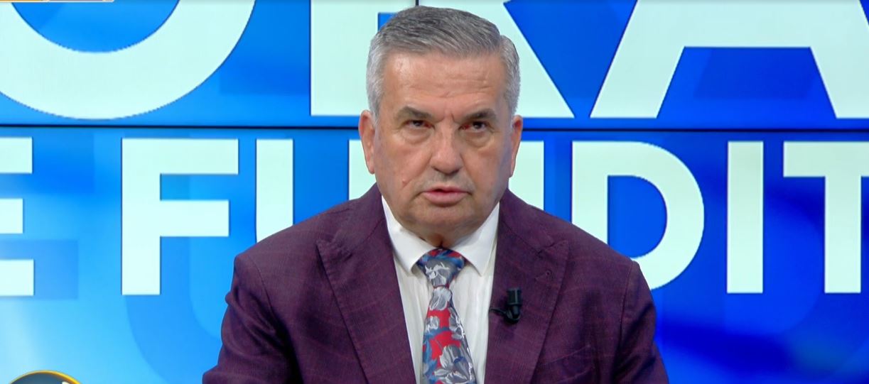  Berisha e ndjen që e ka fundin tragjik   Avokati  Përgjegjës për 8 vrasje në familjen Haklaj  Krimet e Saliut nuk kanë fund
