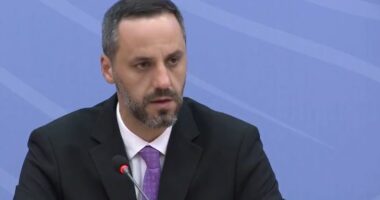 “Mbikëqyrje elektronike për sigurinë në shkolla”/ Lamallari: Brenda vitit të ardhshëm, zbatohet projekti “Smart City”