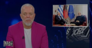 Greqia në sulm,  me Ministrin e Mbrojtjes