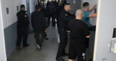 Aksion blic në burgun e Fierit, Vlorës dhe Peqinit/ Sekuestrohen telefona dhe mjete prerëse të improvizuara