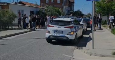 Ishin të ulur duke luajtur, ‘Benzi’ i përplasi/ Dinamika e aksidentit tragjik ku humbën jetën dy fëmijë