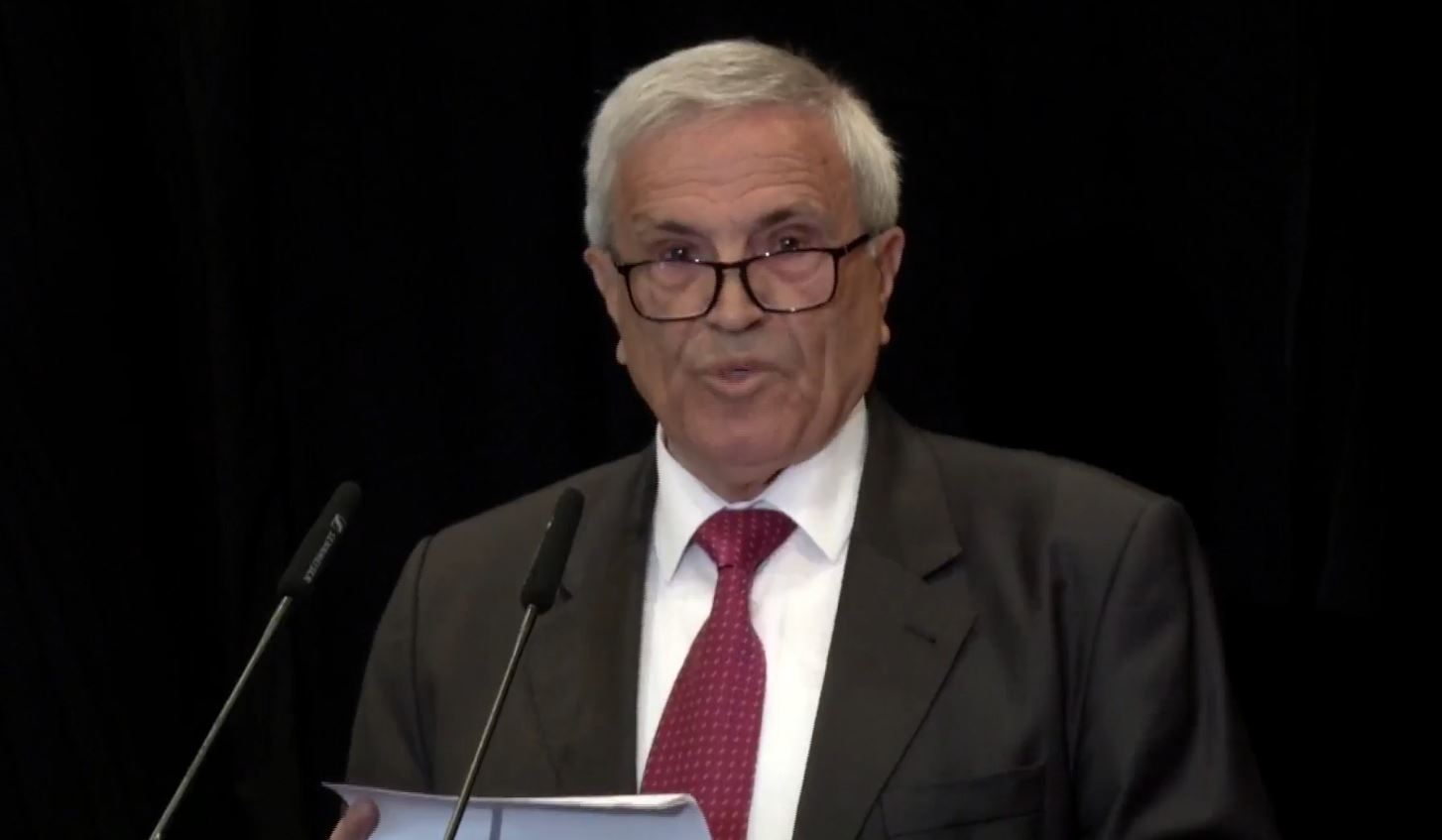  Lamtumirë profesor   Namik Dokle  Servet Pëllumbi lë pas imazhin e një epoke të një tranzicioni politik të Shqipërisë