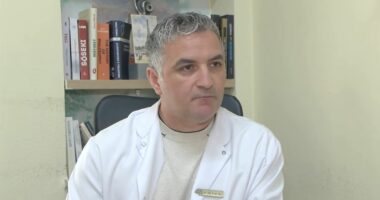 Ekranet largojnë gjumin/ Drita blu pengon prodhimin e melatoninës, hormonit të qetësisë