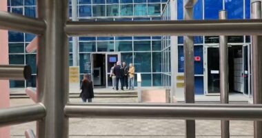 VIDEO/ Do të dëshmojnë në procesin ndaj Artan Tafanit, paraqiten në GJKKO Bashkim Rajku dhe vajza e tij