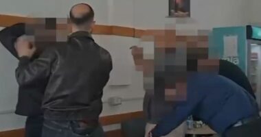Shisnin drogë afër shkollave/ Kavajë, arrestohen 9 persona, në kërkim tre të tjerë
