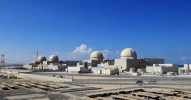 Zjarr në centralin bërthamor të Abu Dhabit i shkaktuar nga ‘sulmi me dron’