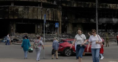 Rusia kërcënon me “sulme sistematike” ndaj Kievit, paralajmëron të huajt të largohen nga qyteti