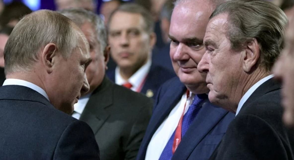 Vladimir Putin propozon ish kancelarin gjerman Schroeder si ndërmjetës për luftën në Ukrainë