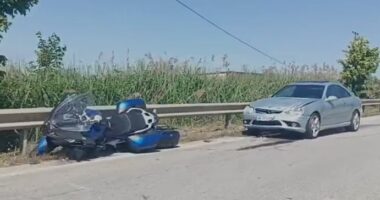 Aksident në Berat/ Makina përplas motorin, plagoset një 35-vjeçar