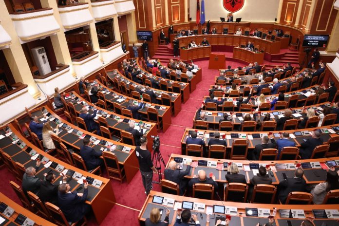 Kuvendi në seancë plenare, gjashtë interpelanca me kryeministrin Rama dhe ministrat
