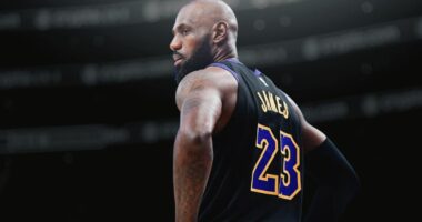 Lebron, pensioni duket larg/ Parashikimet janë që legjenda e koshit do ta vazhdojë karrierën