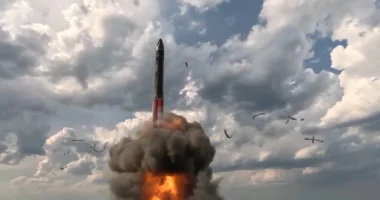 VIDEO/ Rusia publikon pamje nga stërvitjet bërthamore, shfaq raketa dhe avionë strategjikë