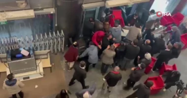 Turqi/ Policia bastis selinë e opozitës! Nxjerr kryetarin e ngujuar, gjykata ktheu ne post ish-liderin