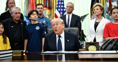 Trump: Irani nuk ka shpresë, nuk do t’i lejojmë të çmendurit të kenë armë bërthamore