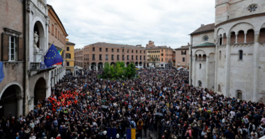 Modena ngrihet në këmbë pas sulmit brutal me makinë/ U plagosën tetë persona, katër prej të cilëve janë në gjendje të rëndë