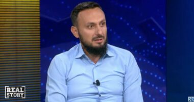 “Gjenocidi në Gaza kalon çdo imagjinatë”/ Baki Goxhaj rrëfen dhunën: Na lidhën me kokën poshtë, kur erdhi ministri…