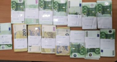 Sekuestrohen 500 mijë euro/ U gjetën në një minibus që vinte drejt Tiranës, në pikën kufitare Tabanoc në RMV