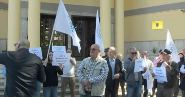 Dita e Punëtorëve, sindikatat në protestë para Ministrisë së Ekonomisë: Punë me dinjitet, jo shfrytëzim