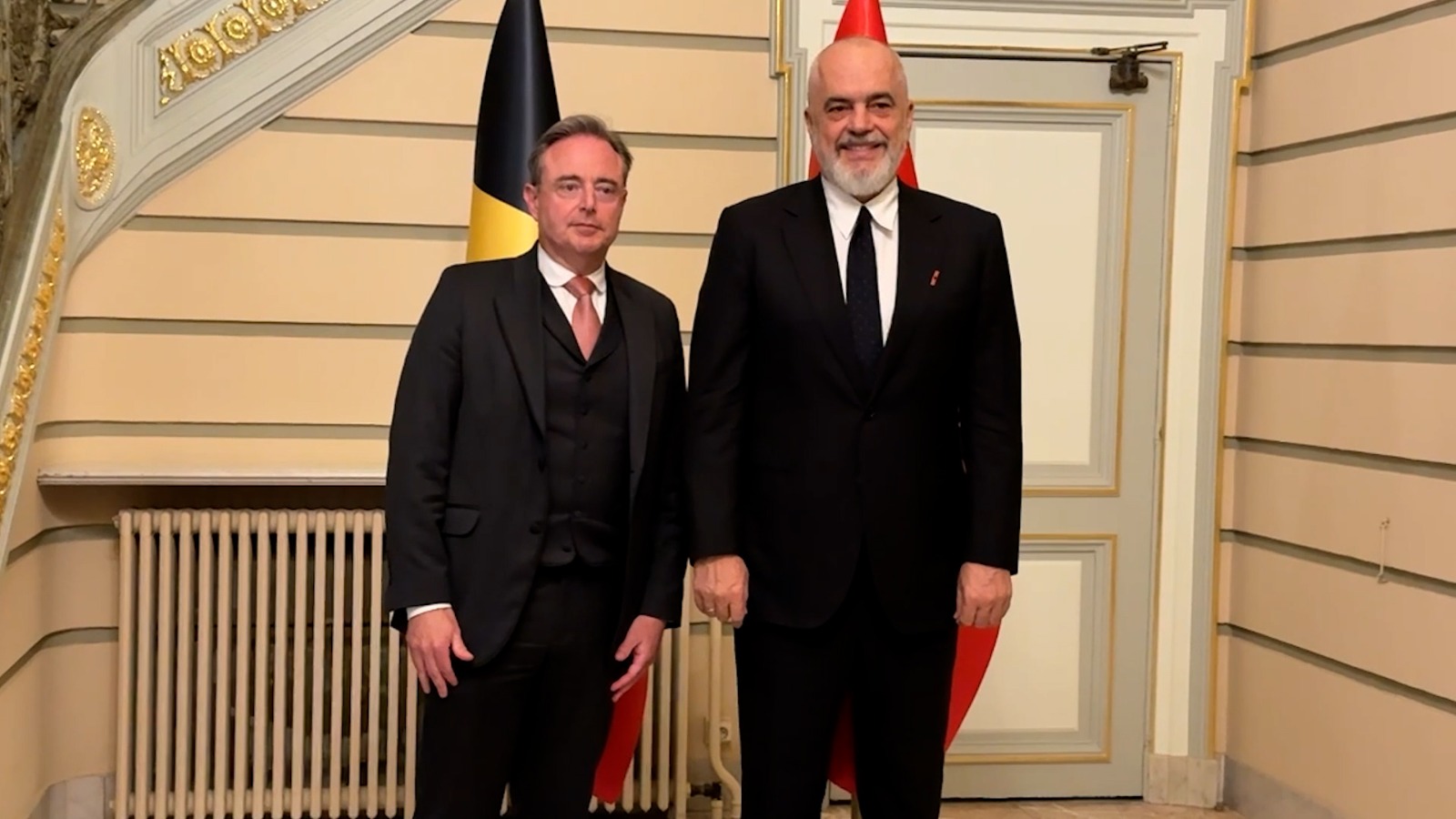VIDEO  Konferenca e 8 Ndërqeveritare  Rama pritet në Bruksel nga Kryeministri i Mbretërisë së Belgjikës